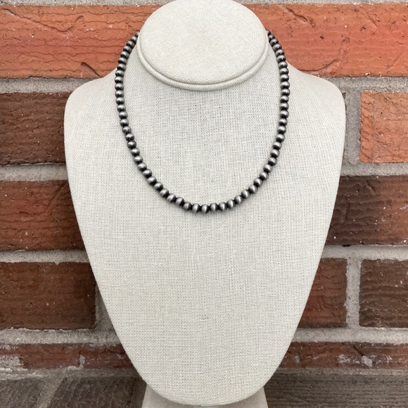 6mm Navajo Style Pearl Necklace - Picture 2 of 2